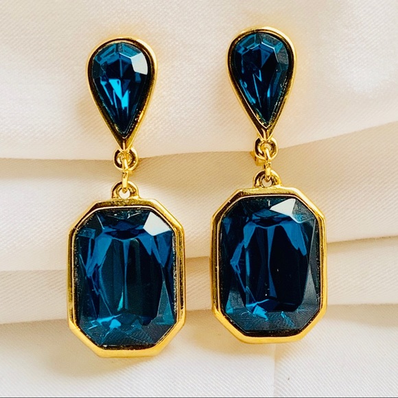 Trifari Jewelry - TRIFARI VINTAGE CLIP ON EARRINGS BLUE
